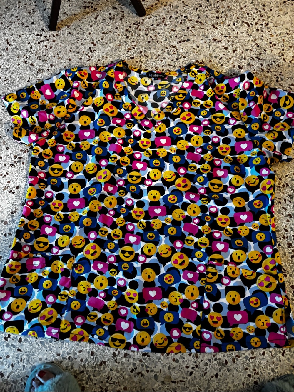 Samantha Mara scrub top smiley face 2xlarge